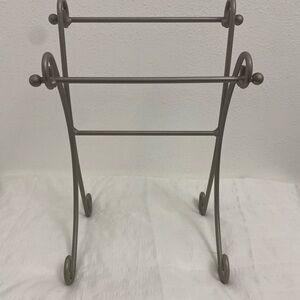 Vintage hand towel, 13” tall, 7” wide